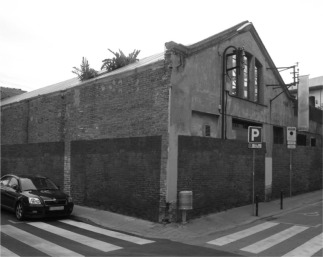 Modelo simplificado de las fachadas como paredes simples.