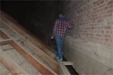 Circular concrete beams supporting the drum inside the dome.