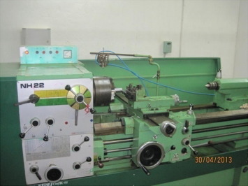 Lathe (HMT, NH22).