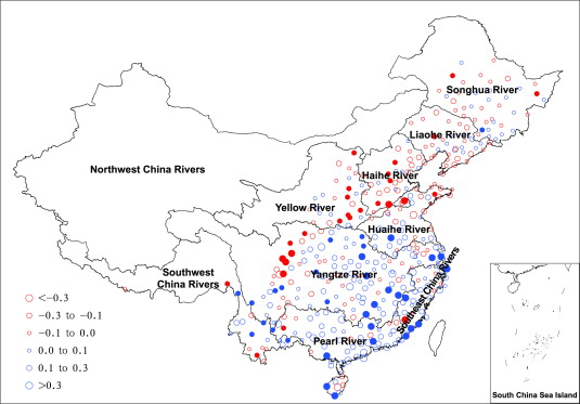 Same as Figure 2 but for heavy precipitation days (unit: d per 10 years, solid ...