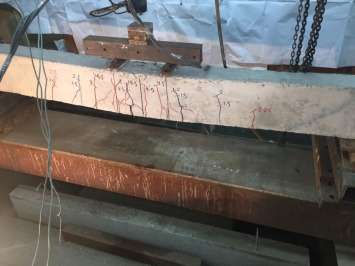 Crack pattern at failure for the control beam B-C.