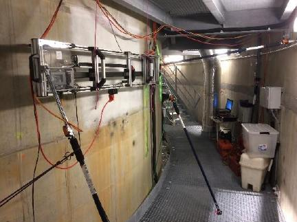 Internal corridor with the view of the internal and external walls