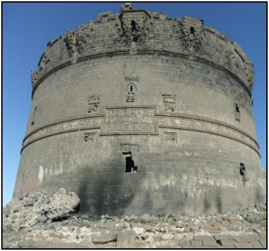 Outer surfaces of Evli Beden (T31) Towers.