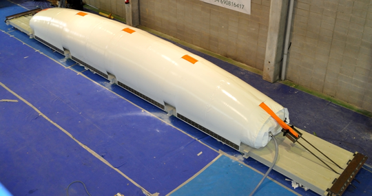 Primer prototipo de viga montado en el suelo