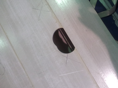 Tacos de madera y perforaciones para el paso y unión de las barras de acero longitudinales