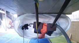 Penetración de la eslinga en el tubo y contacto tubo-tablero de la viga 2 con 10 tn de carga